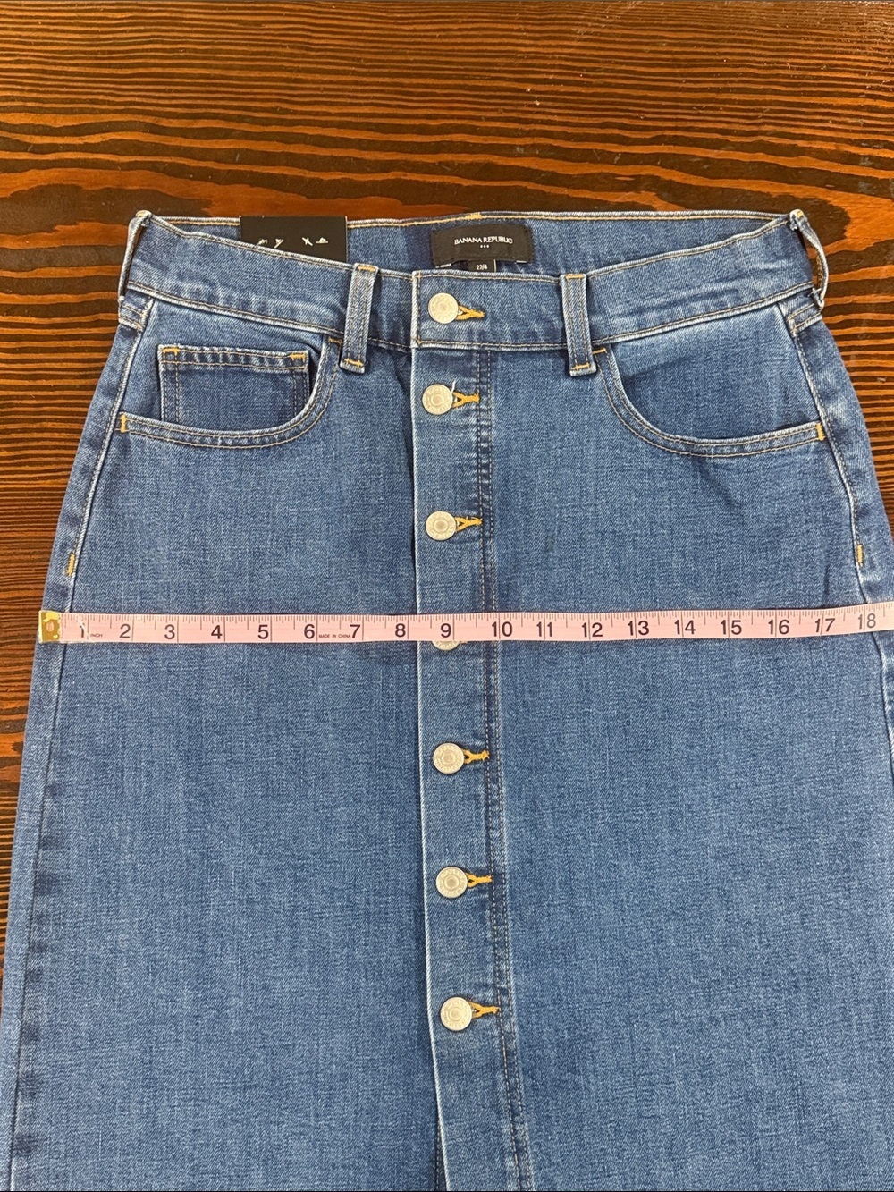 Banana Republic Mid-Length Button-Front Denim Skirt in Deep Blue size 27/4 - Picture 6 of 7